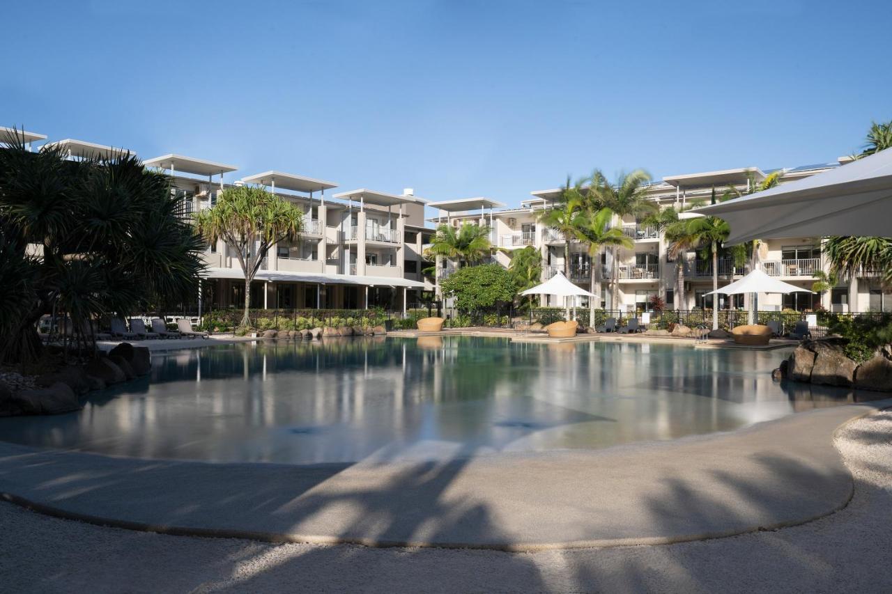 Peppers Salt Resort & Spa Kingscliff Kültér fotó The pool at the Sheraton Hotel