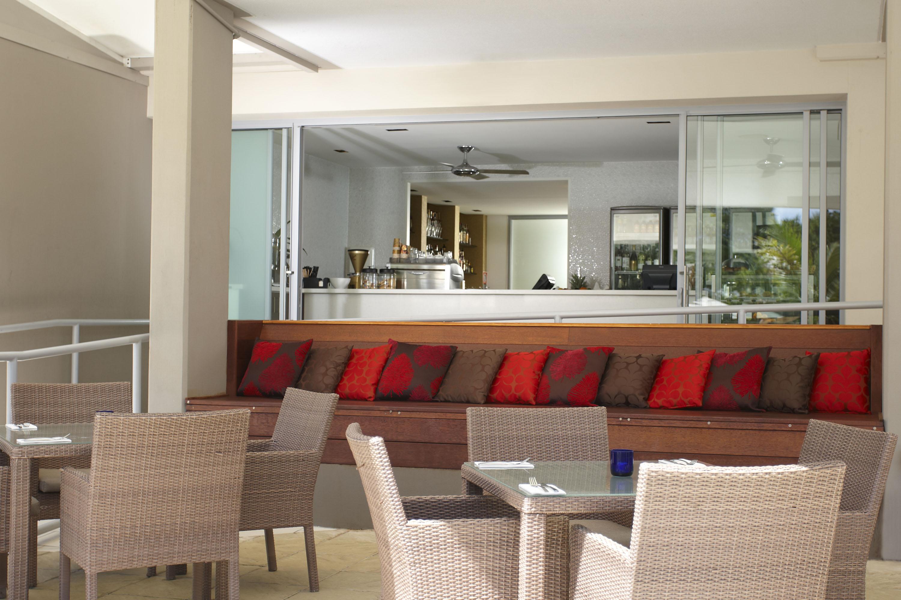 Peppers Salt Resort & Spa Kingscliff Kültér fotó The bar at the hotel